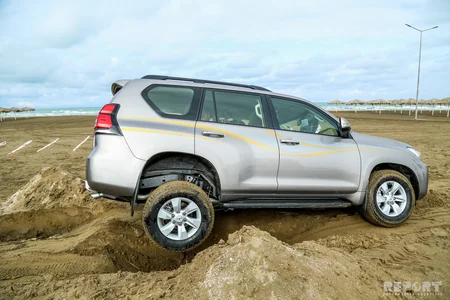Bakıda yeni “Toyota Prado” nümayiş olunub