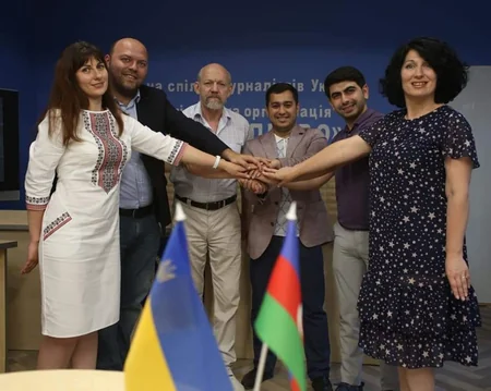 Azərbaycanlı jurnalistlər Ukraynanın media təmsilçiləri və ekspertləri ilə görüşüblər