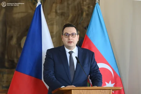 Ceyhun Bayramov çexiyalı həmkarı ilə birgə mətbuat konfransında çıxış edib