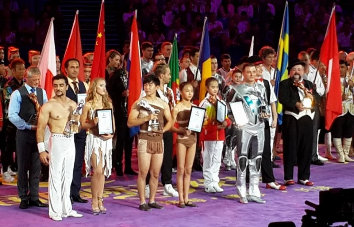 Azərbaycan akrobatları beynəlxalq festivalda gümüş medal qazanıb