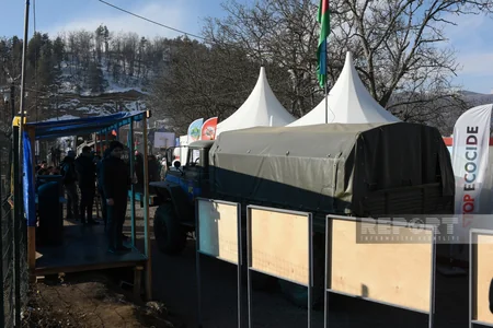 По дороге Ханкенди-Лачын беспрепятственно проехали 54 автомобиля российских миротворцев