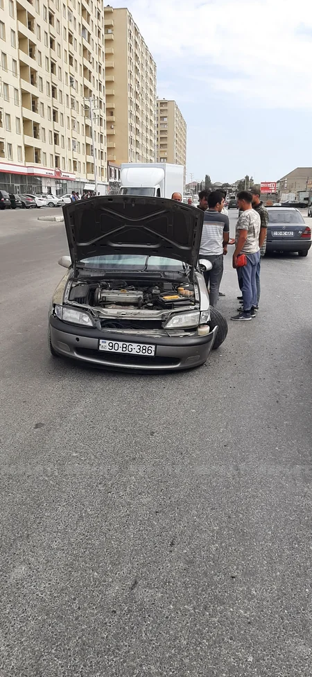 Abşeronda üç avtomobil toqquşdu, xəsarət alanlar var - VİDEO