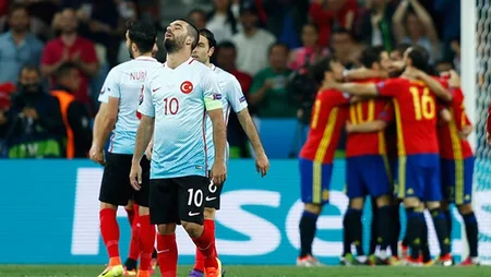 Türkiyə - İspaniya matçında azarkeşlər Arda Turanı fitə basıblar
