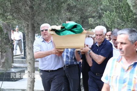 Akademik Ağamusa Axundov II Fəxri xiyabanda dəfn olunub