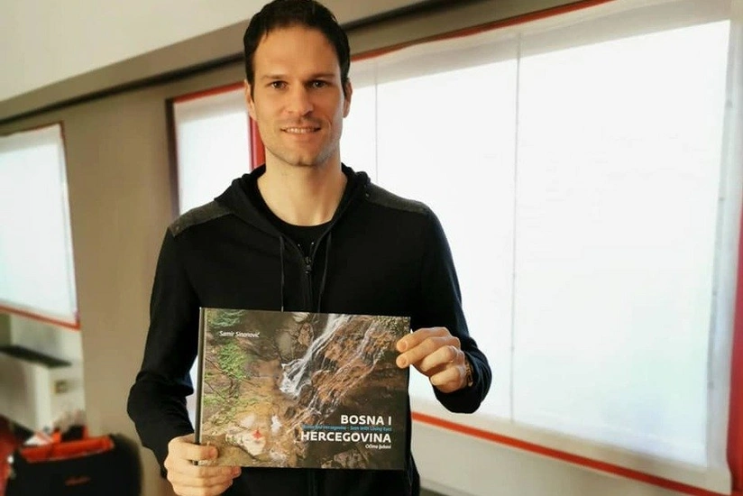 Qarabağın sabiq qapıçısı filmə çəkilir