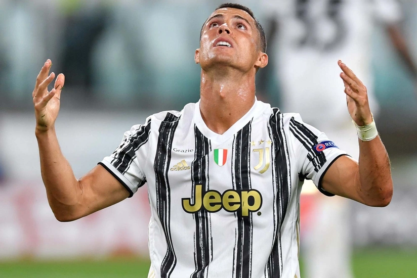 KİV: Ronaldunun agenti onu Barselonaya təklif etdi
