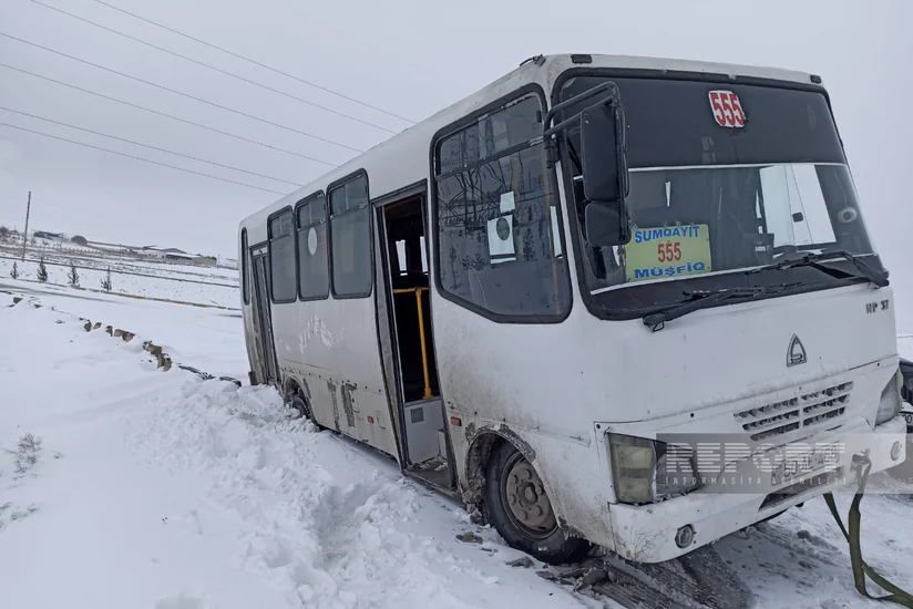 Bakı-Şamaxı yolunda avtobus qəzaya düşüb