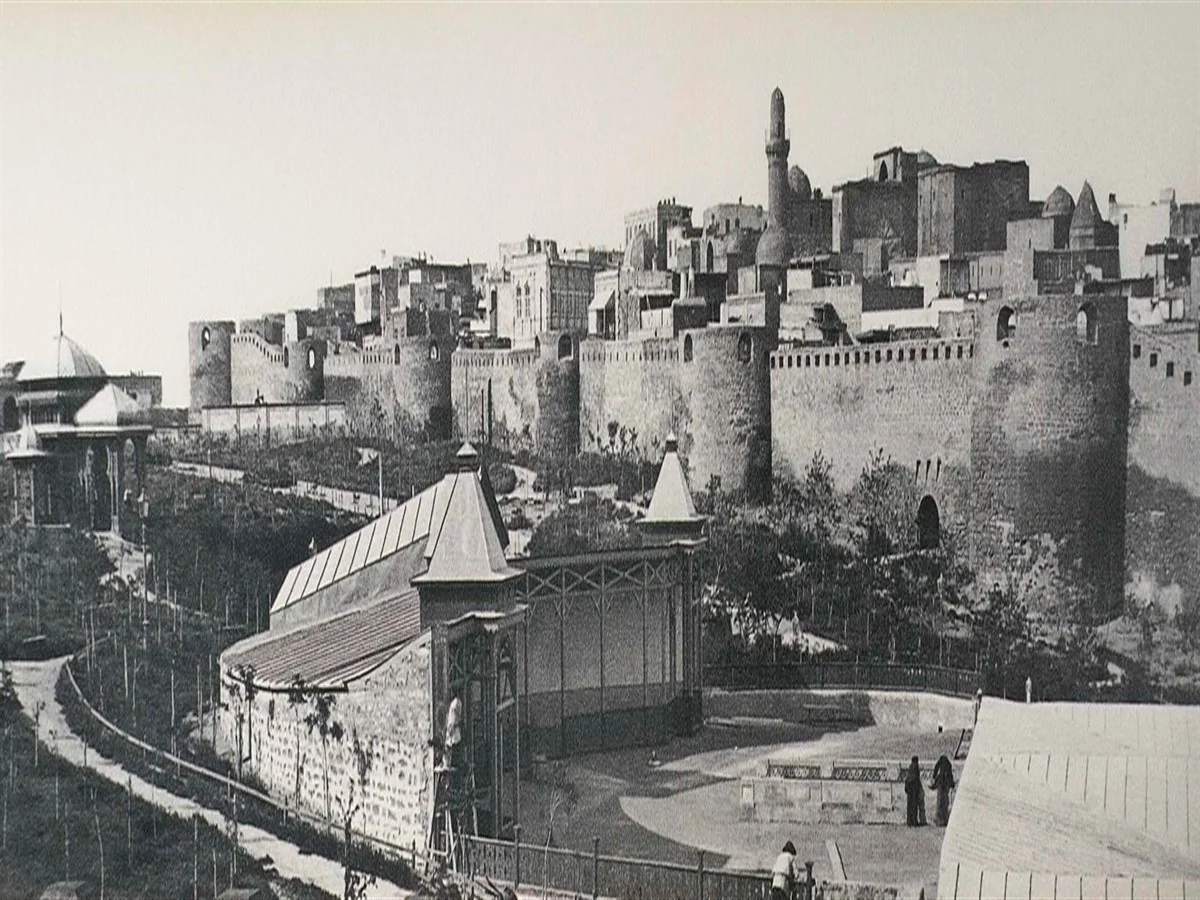 1 июля - День бакинцев - ВИДЕОРЕПОРТАЖ