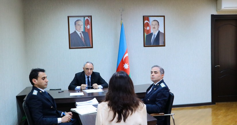 Baş prokuror Sabunçuda vətəndaşları qəbul edib