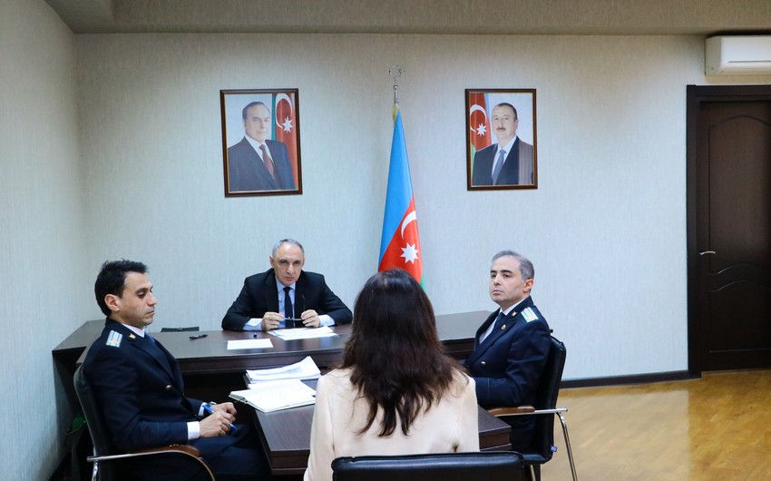 Baş prokuror Sabunçuda vətəndaşları qəbul edib