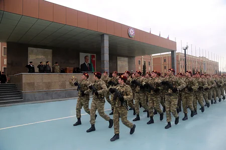 Министр обороны принял участие в церемонии принятия военной присяги