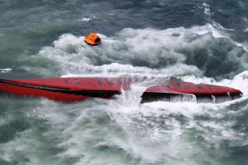 Çində gəminin aşması nəticəsində səkkiz nəfər ölüb