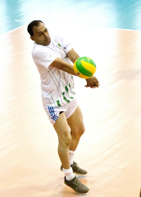 Voleybol üzrə Zəfər Kubokunda yarımfinalçılar müəyyənləşib