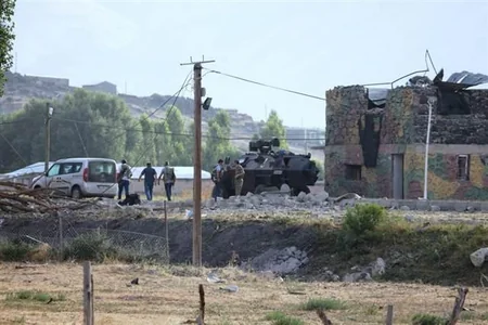 Türkiyədə kamikadze hücumu: 2 ölü, 24 yaralı - FOTO