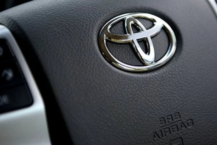 Toyota təhlükəsizlik yastığına görə 6 milyona yaxın avtomobili geri çağırıb