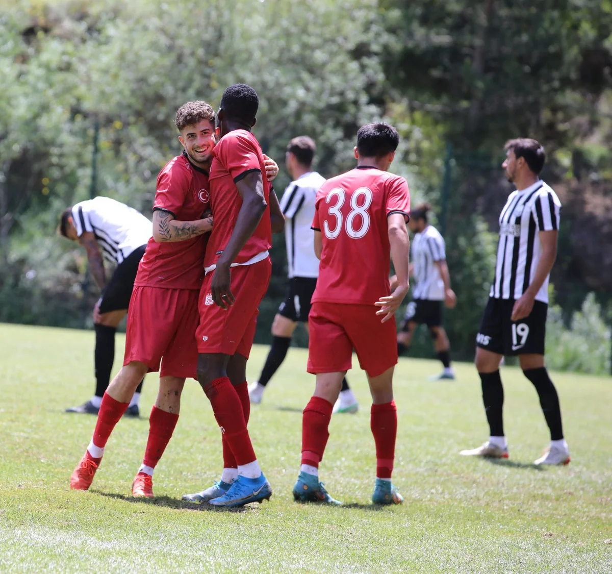 Neftçi Sivasspora uduzub