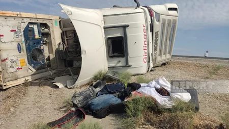 Kürdəmirdə yük maşını aşıb, sürücü xəsarət alıb