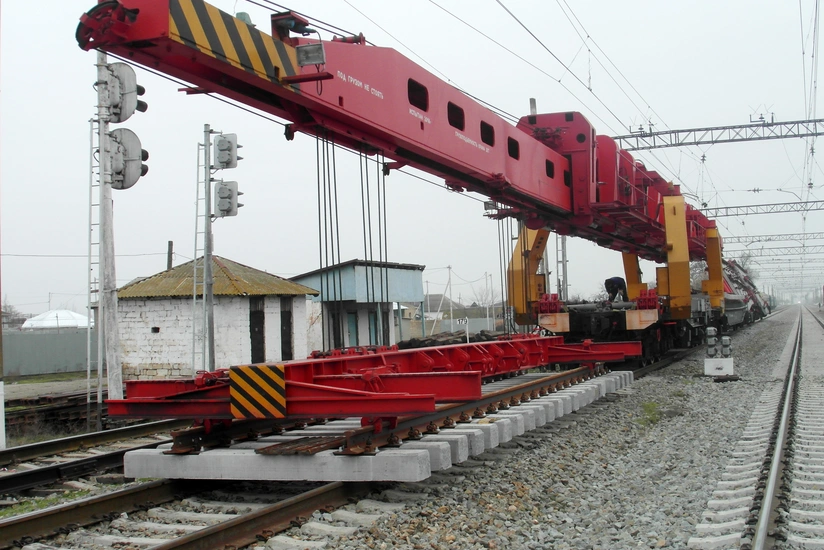 Baş Mingəçevir dəmir yolu stansiyasında yeni yoldəyişənlər quraşdırılır