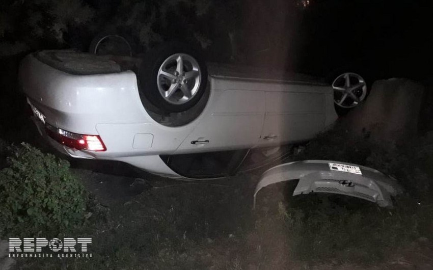 Kürdəmirdə sürücü maşını aşırıb, 3 nəfər xəsarət alıb - FOTO