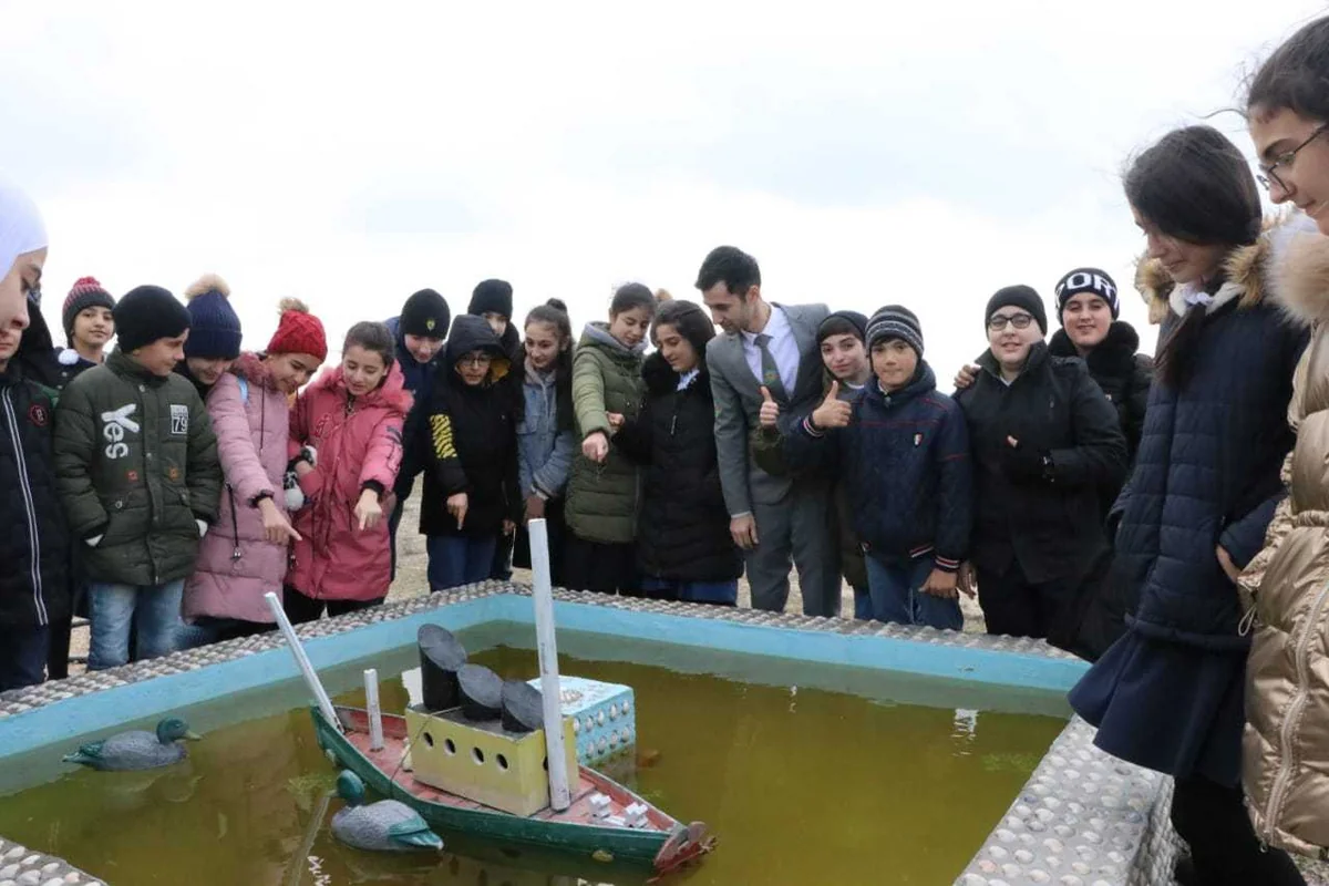 Məktəblilərə Abşeron Milli Parkında açıq dərs keçirilib