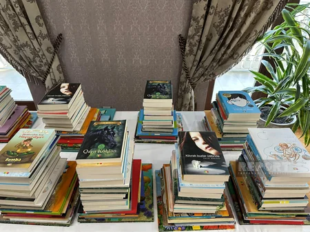 Gürcüstanda  təhsil mərkəzlərinə 600-ə yaxın Azərbaycan dilində kitab hədiyyə olunub