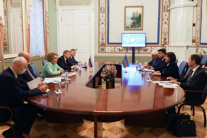 Azerbaijani, Russian top officials discuss relations