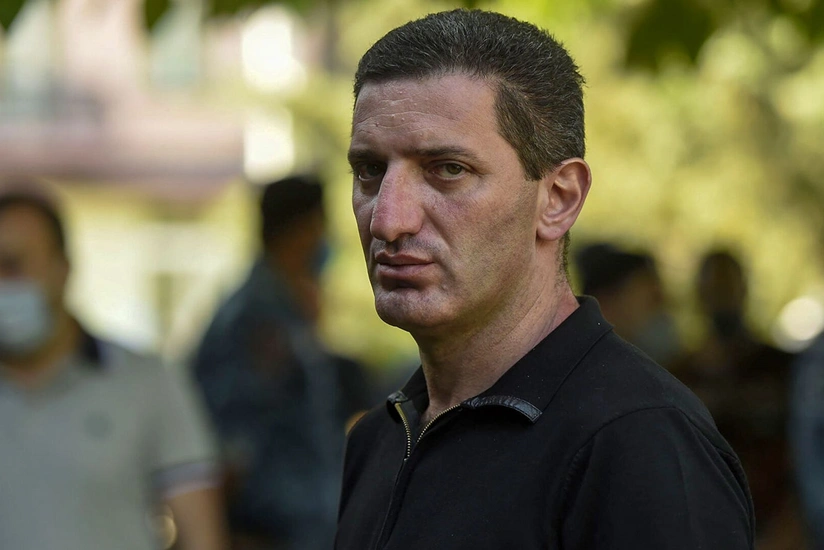 Экс-депутату Армении предъявлено обвинение за неподчинение требованиям патрульных