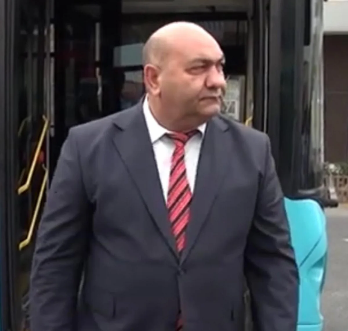 Sumqayıt Nəqliyyat” MMC-nin rəhbəri şirkətin pullarını toplayaraq aradan çıxıb