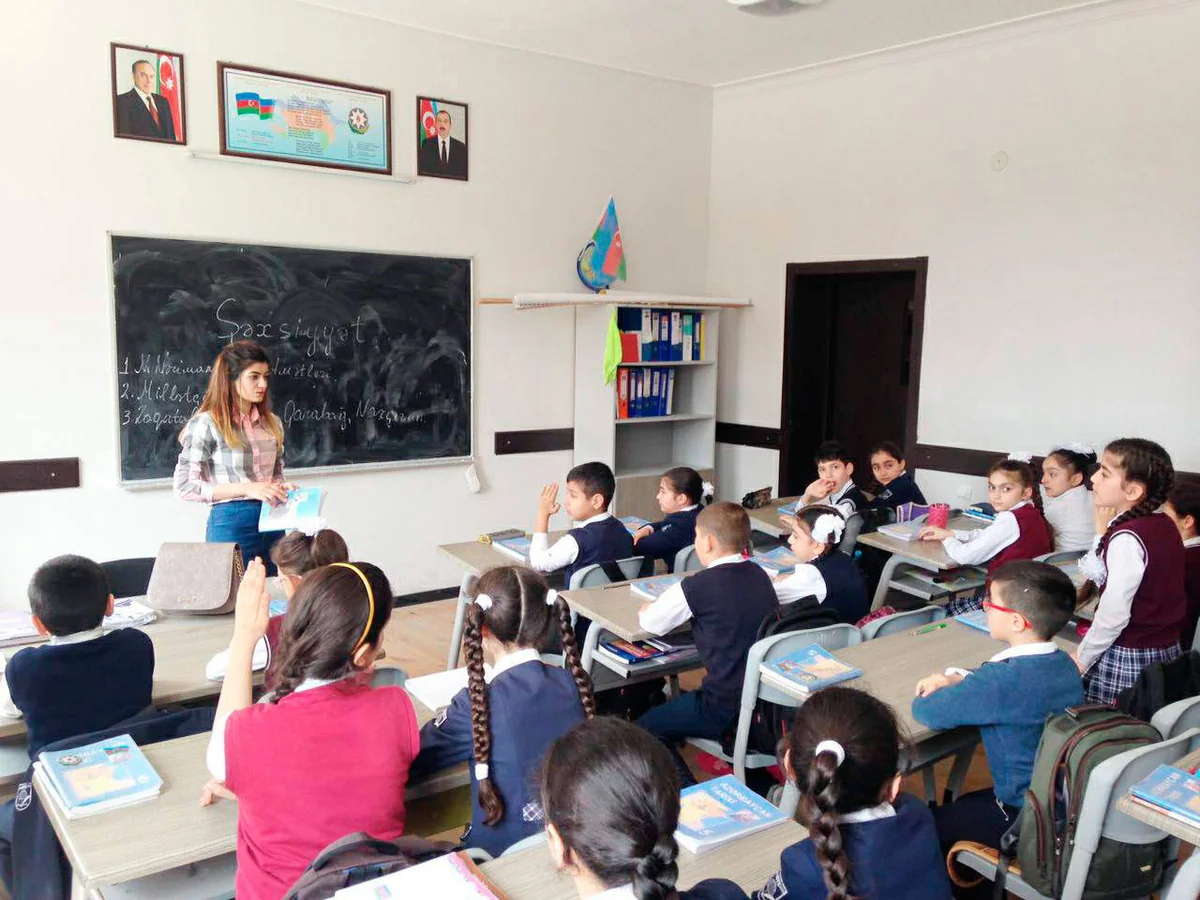 Şagirdlərin davranış pozuntusu - tərbiyə işi ilə kim məşğul olmalıdır?