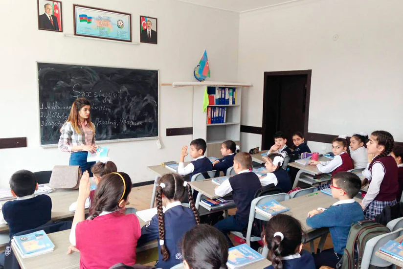 Şagirdlərin davranış pozuntusu - tərbiyə işi ilə kim məşğul olmalıdır?