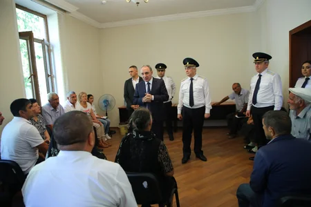 Baş Prokuror Şamaxıda vətəndaşları qəbul edib