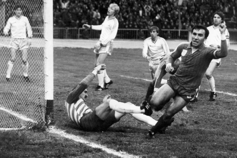 İsgəndər Cavadov: Çox şadam ki, Neftçi” kimi klubun tarixinə düşmüşəm