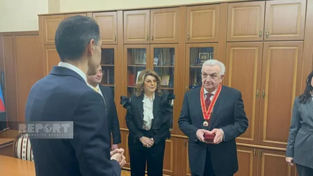 Azərbaycanın Rusiyadakı səfiri “Şərəf” ordenini həkim Məmmədbağır Əliyevə təqdim edib