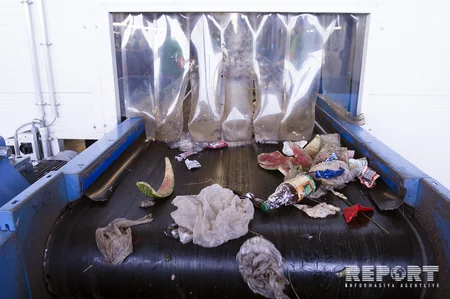 Bakıda 5-10 min manatlıq brend məhsullar niyə yandırılır? - REPORTAJ