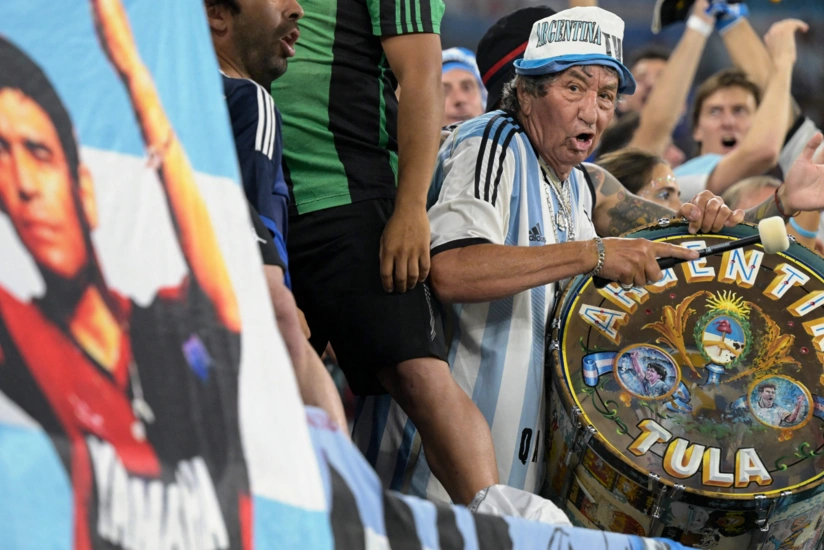 Argentina millisinin əfsanəvi azarkeşi dünyasını dəyişib
