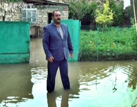 ​Gəncəyə yağan güclü leysan ciddi fəsadlar törədib - FOTO