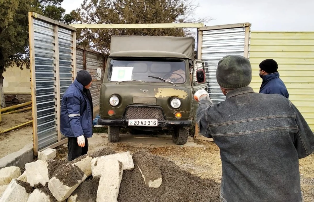 Gəncədə sahibsiz heyvanlar üçün sığınacaq tikilir