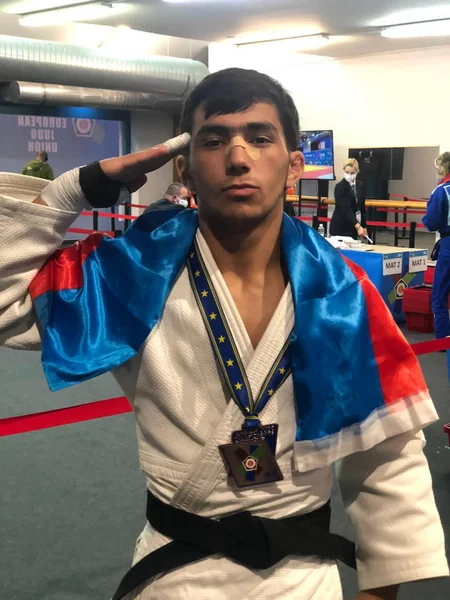 Cüdoçularımız Avropa çempionatına 3 medalla başladı