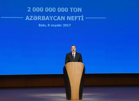 Azərbaycanda 2 milyard ton neft hasilatı münasibətilə təntənəli mərasim keçirilib, Prezident İlham Əliyev tədbirdə iştirak edib - YENİLƏNİB