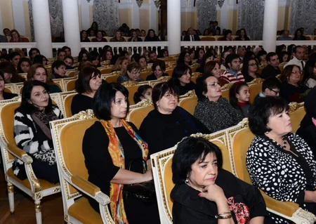 “Azərbaycan qadını” jurnalının payız buraxılışının təqdimat mərasimi keçirilib