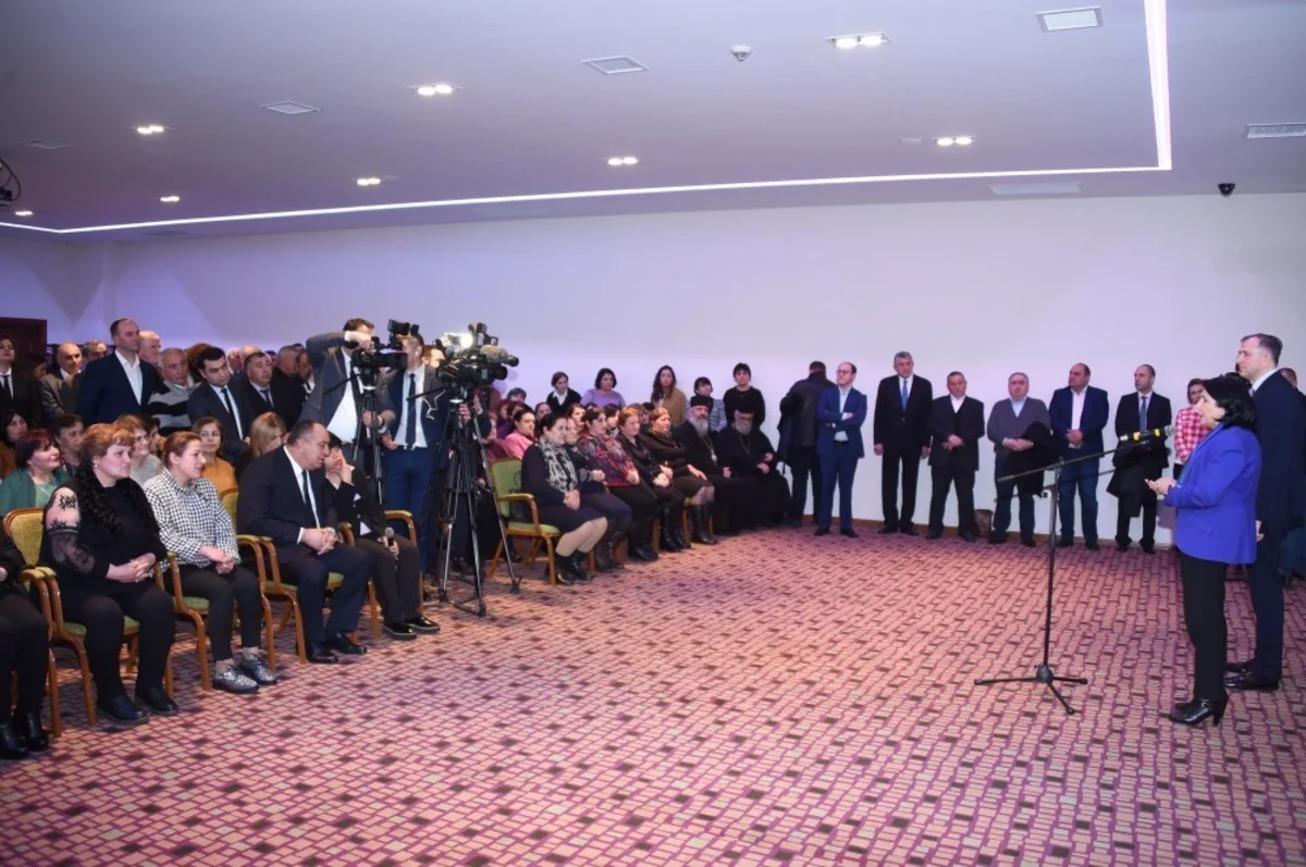 Gürcüstan Prezidenti Qaxda gürcü icması ilə görüşüb