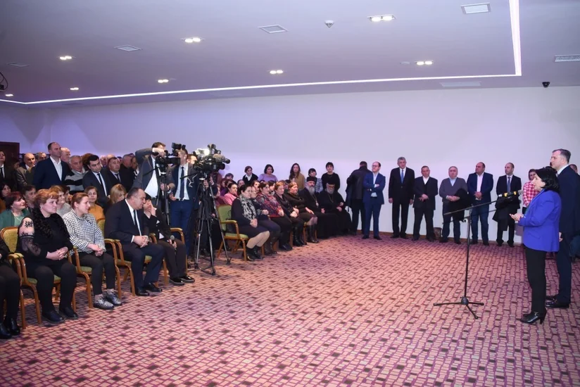 Gürcüstan Prezidenti Qaxda gürcü icması ilə görüşüb