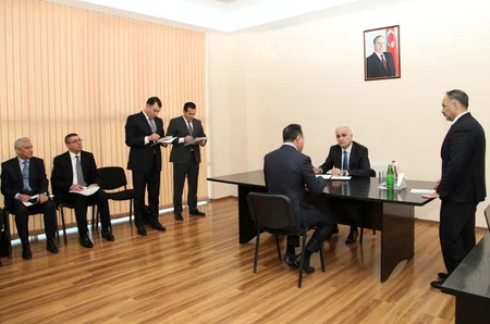 İqtisadiyyat naziri Saatlıda vətəndaşları qəbul edib