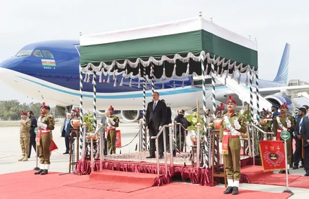 President Ilham Aliyev arrives in Pakistan for a visit