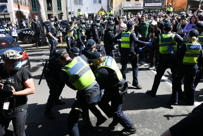 260 человек были арестованы в ходе акций протеста против изоляции в Австралии