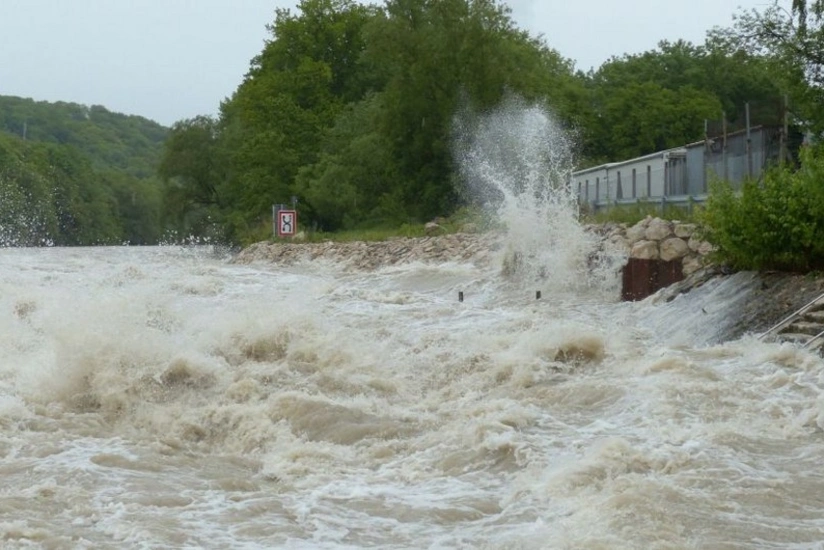 Daşkəsən və Gədəbəydən sel keçir - FAKTİKİ HAVA