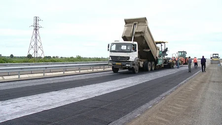 Ələt-Astara istiqamətində yeni yolun əsas hissəsinin tikintisi yekunlaşır - VİDEO