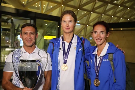 Azərbaycanın Avropa Kubokunun qalibi olmuş voleybolçuları Vətənə qayıdıb