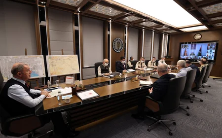 Hulusi Akar discusses situation in Ukraine with army commanders