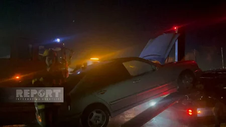 Kürdəmirdə avtomobil anidən yanıb